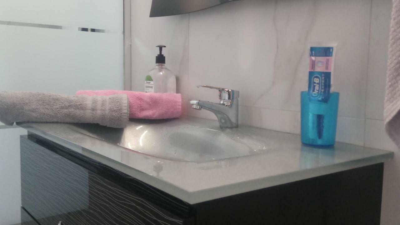 Apartment Near Stavros Niarchos Park & Acropolis Atene Esterno foto